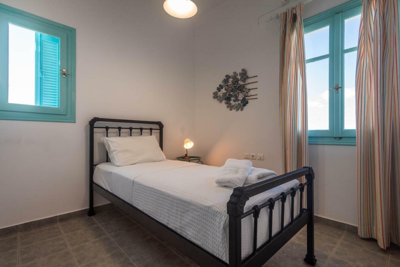 Villa Zefyros Pachaina Ngoại thất bức ảnh